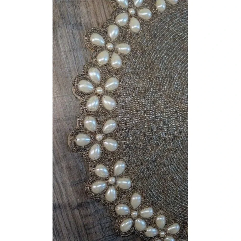 EUC PIER 1 Imports Heavy Beaded Gold/White Placemat Round Large 15